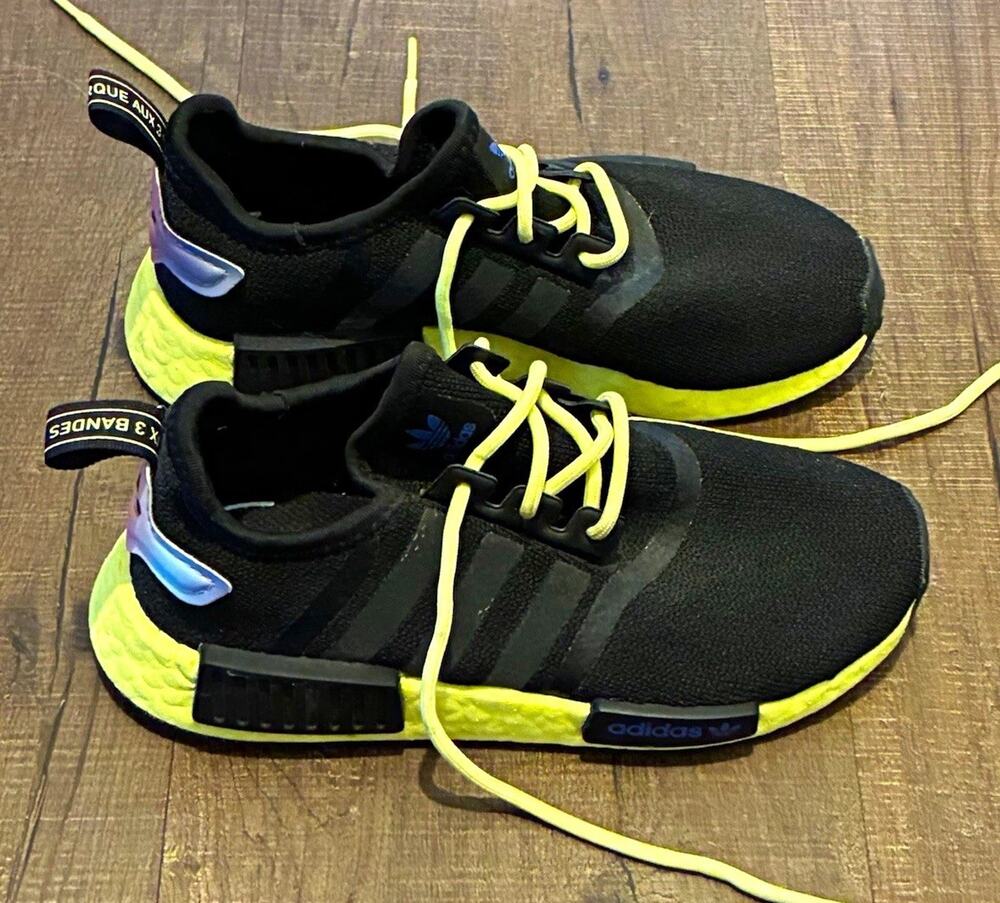 adidas NMD_R1 Unisex Kids Sneakers Black Pulse Yellow Lace Up US 1 EU 32 GW6019
